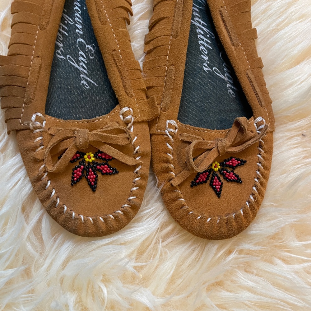 American Eagle Outfitters Fringe Beaded Suede Leather Slip On Moccasins Size 6 - Picture 2 of 6